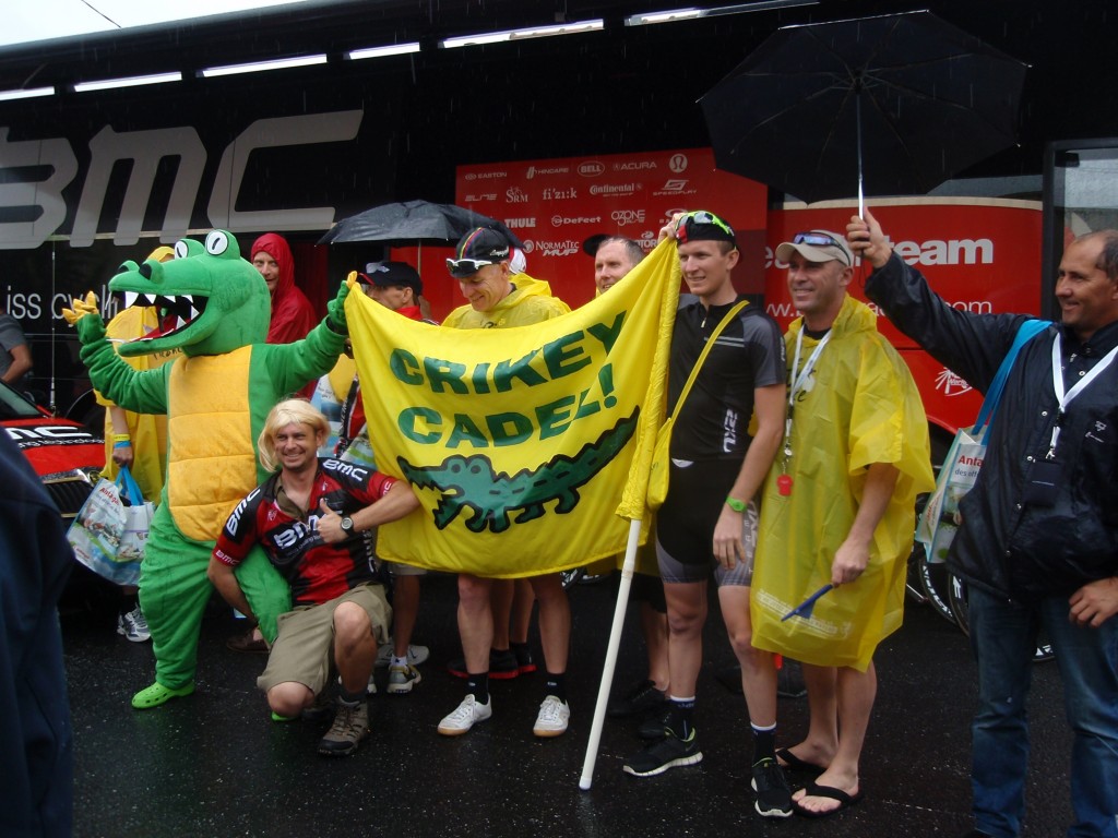 Cadel poses with Aussie fans at the 2011 event