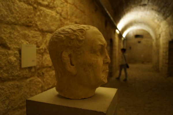 Statue in the cryptoportico